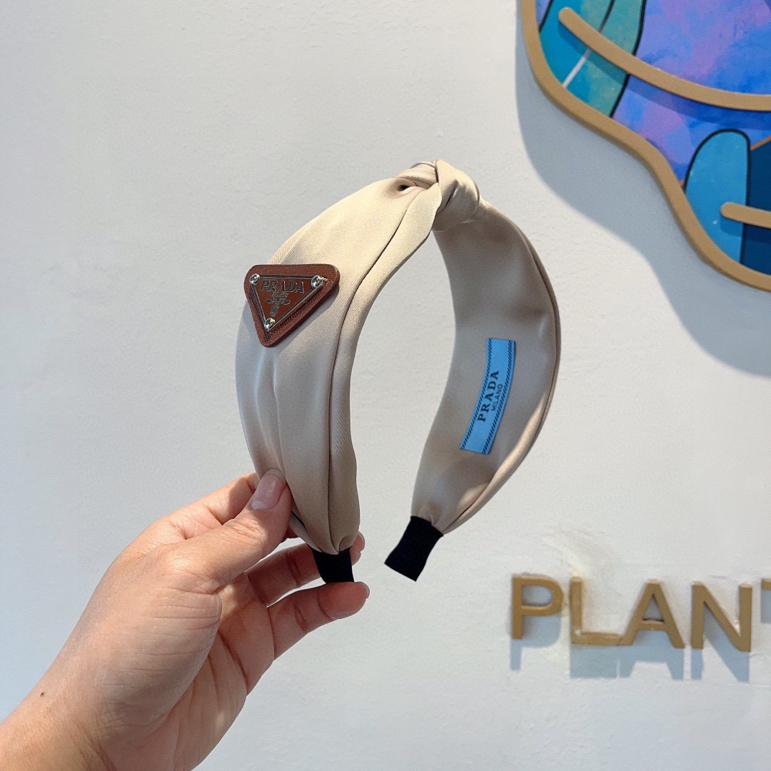 PRADA プラダ ヘッドバンド ファッション ブランド ブラック ベージュ 全2色