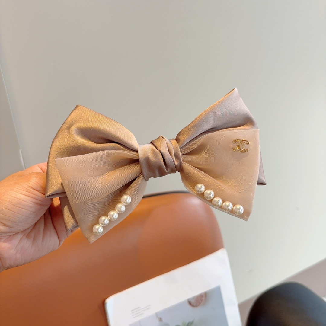 CHANEL シャネル ヘアアクセサリー フェイクパール 大ぶり ヘアピン ブラック ベージュ 全2色 - 画像 1