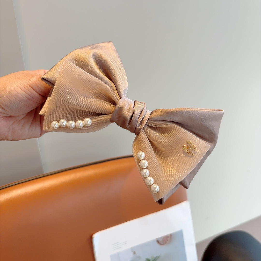 CHANEL シャネル ヘアアクセサリー フェイクパール 大ぶり ヘアピン ブラック ベージュ 全2色 - 画像 2