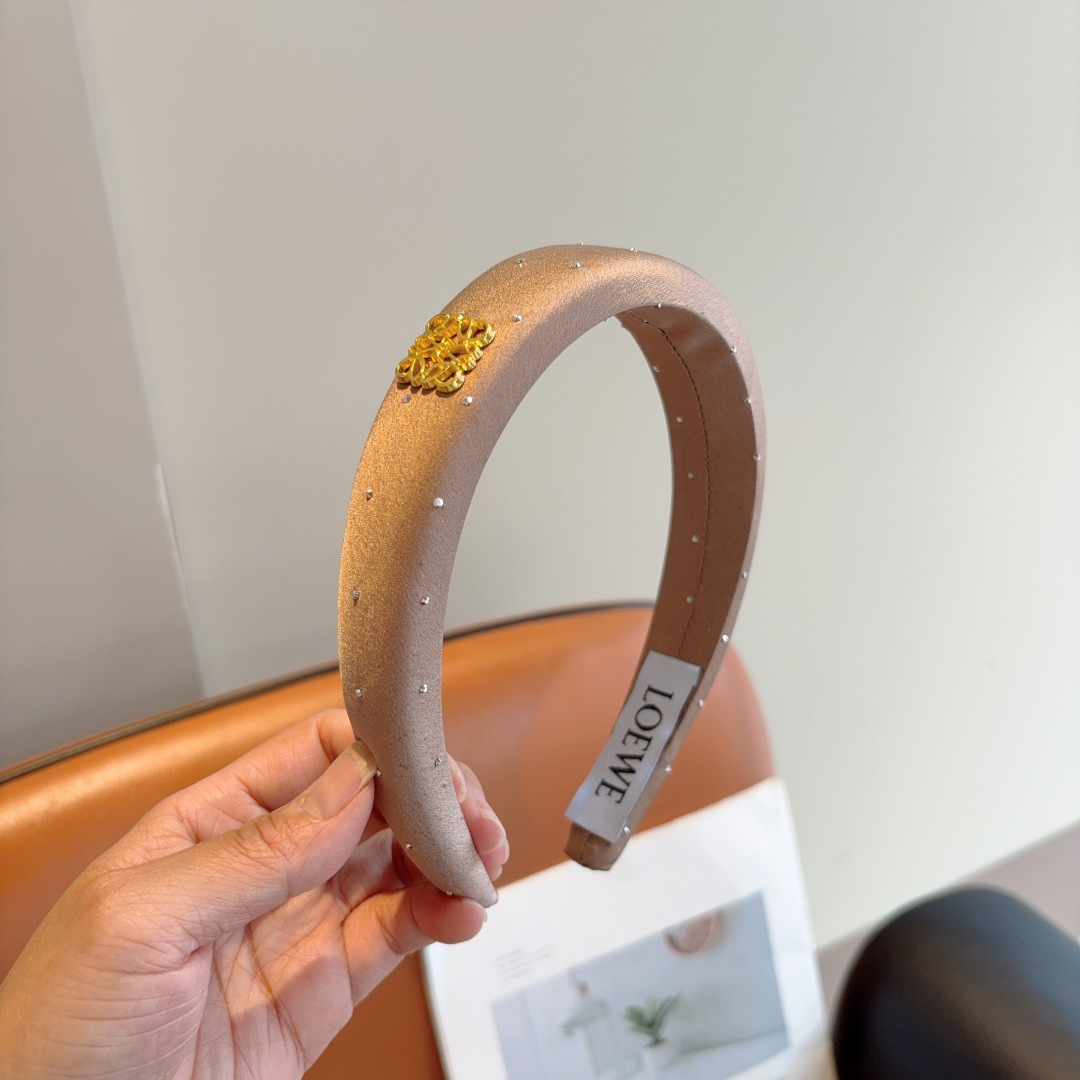 LOEWE ロエベ ヘッドバンド プレミアムデザイン シルク素材 ブラック ベージュ 全2色