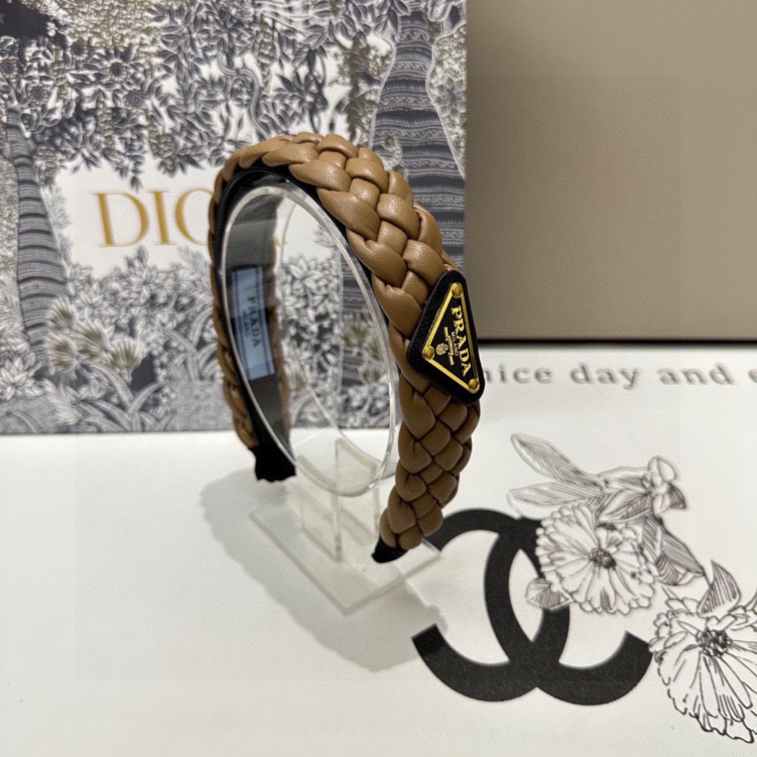 PRADA プラダ ヘアバンド 本革 軽量 通勤 全3色