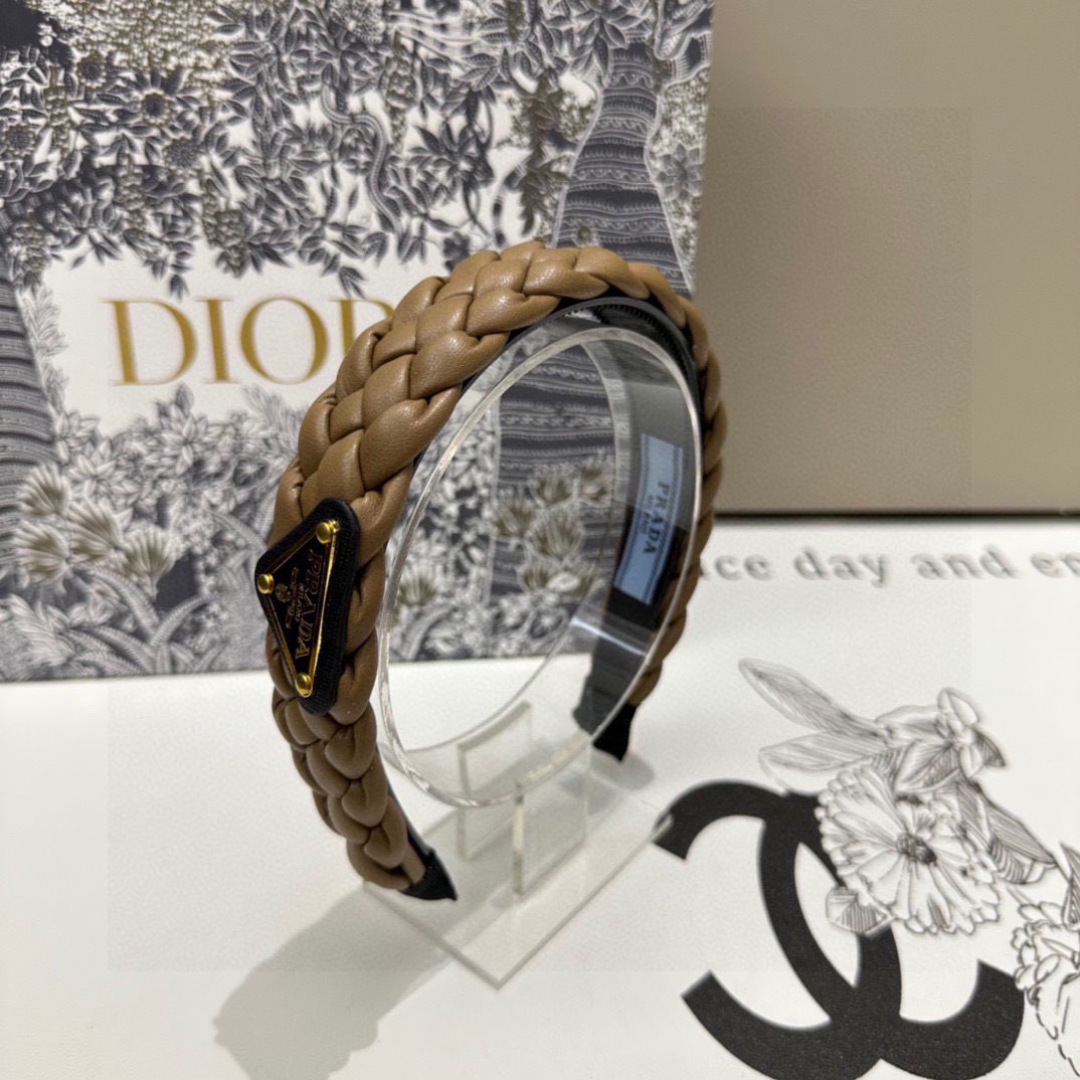 PRADA プラダ ヘアバンド 本革 軽量 通勤 全3色 - 画像 3