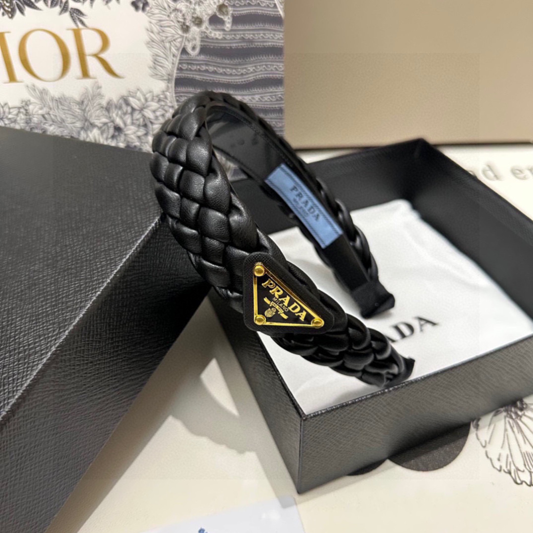 PRADA プラダ ヘアアクセサリー 本革 プラダ ブランド ブラック ホワイト ベージュ 全3色 - 画像 7