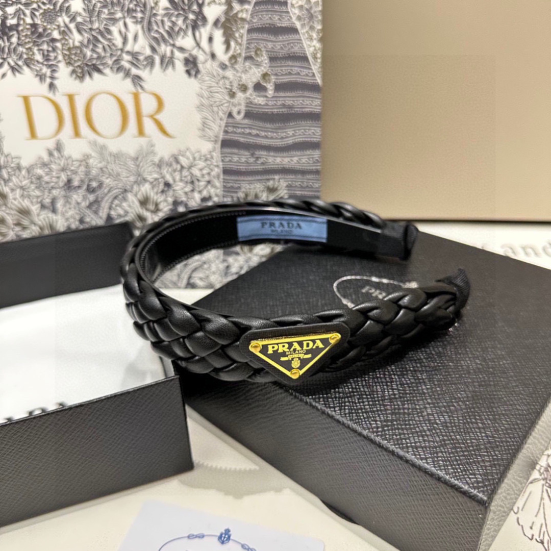 PRADA プラダ ヘアアクセサリー 本革 プラダ ブランド ブラック ホワイト ベージュ 全3色 - 画像 8
