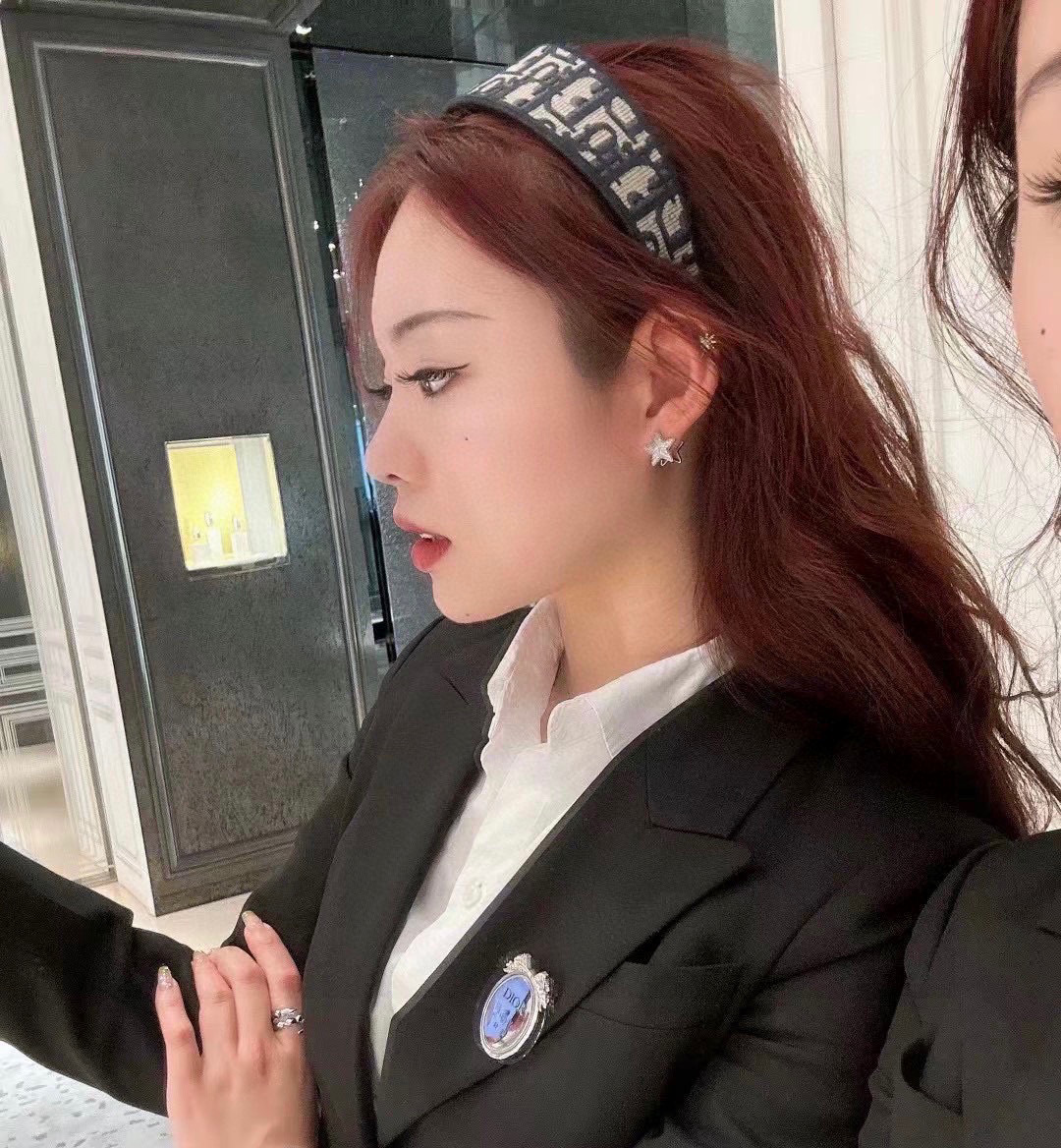 DIOR ディオール ヘアアクセサリー 通勤 ディオールロゴ ブラック ホワイト 全2色