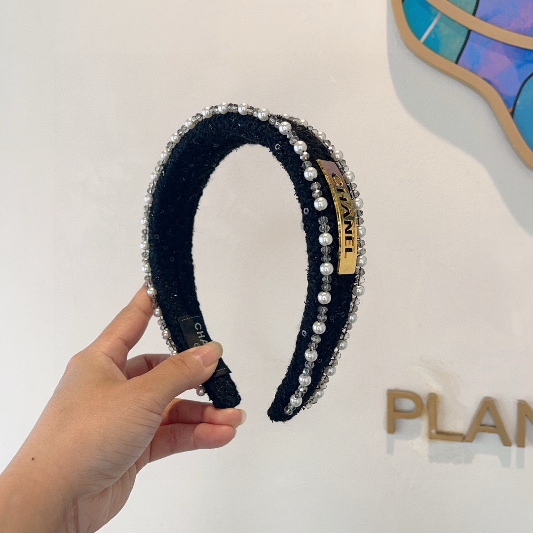 CHANEL シャネル ヘッドバンド 本革 ロゴ ブラック ホワイト 全2色 - 画像 2