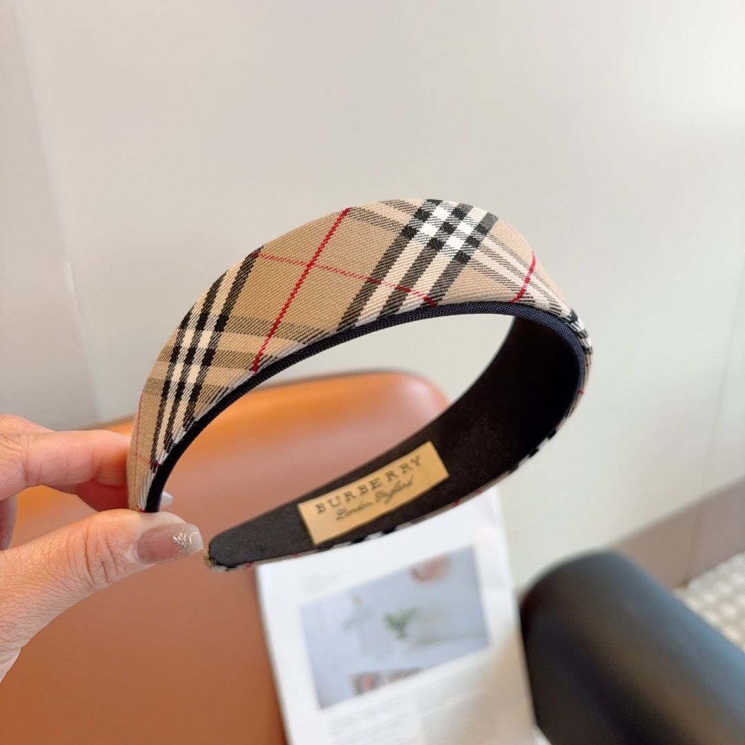 BURBERRY バーバリー ヘアバンド グラフィック柄 ブラック ベージュ - 画像 3