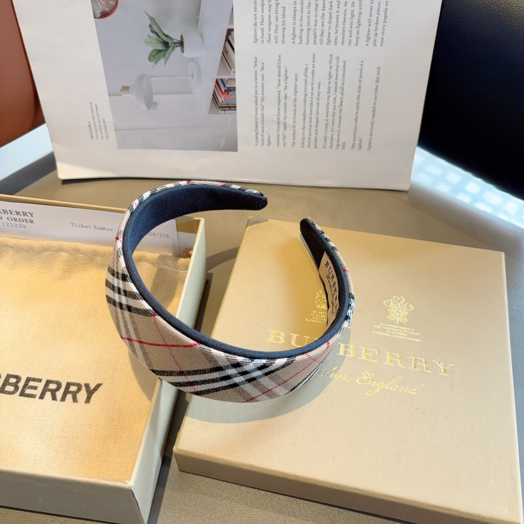 BURBERRY バーバリー ヘアバンド グラフィック柄 ブラック ベージュ - 画像 8