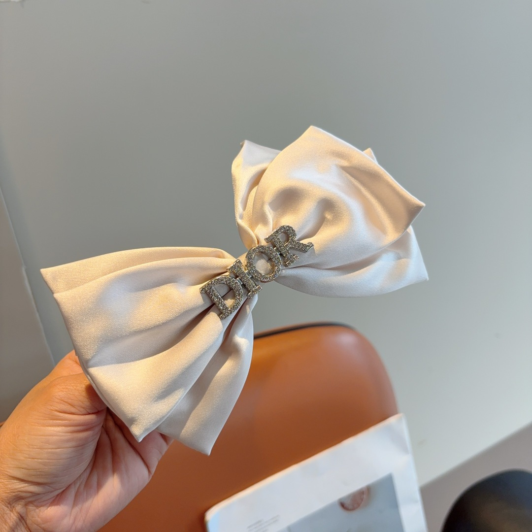 DIOR ディオール ヘアアクセサリー ヘアクリップ 本革 ブラック ホワイト シルク 全3色 - 画像 2