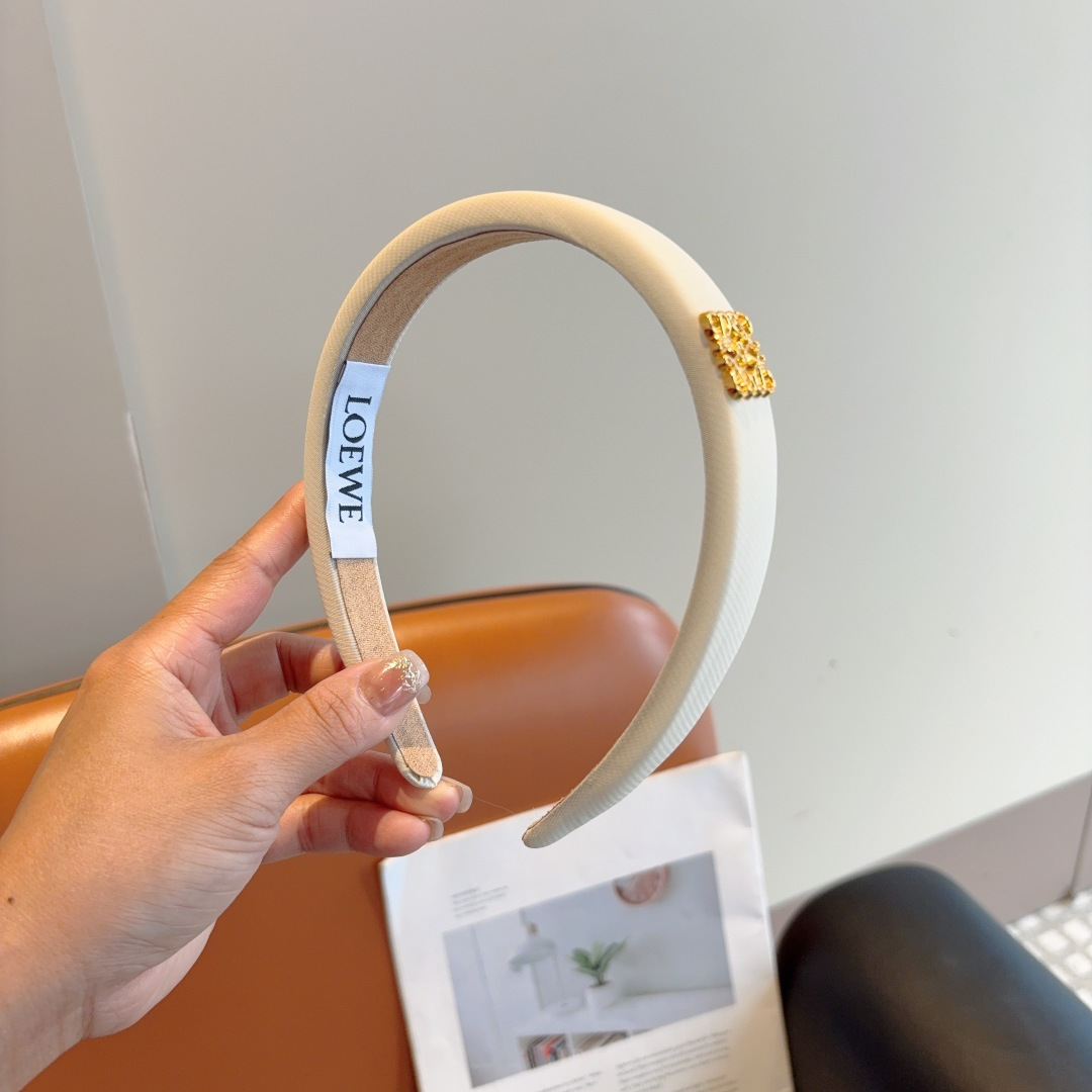 LOEWE ロエベ ヘアバンド 本革 通勤 通学 全2色 - 画像 2