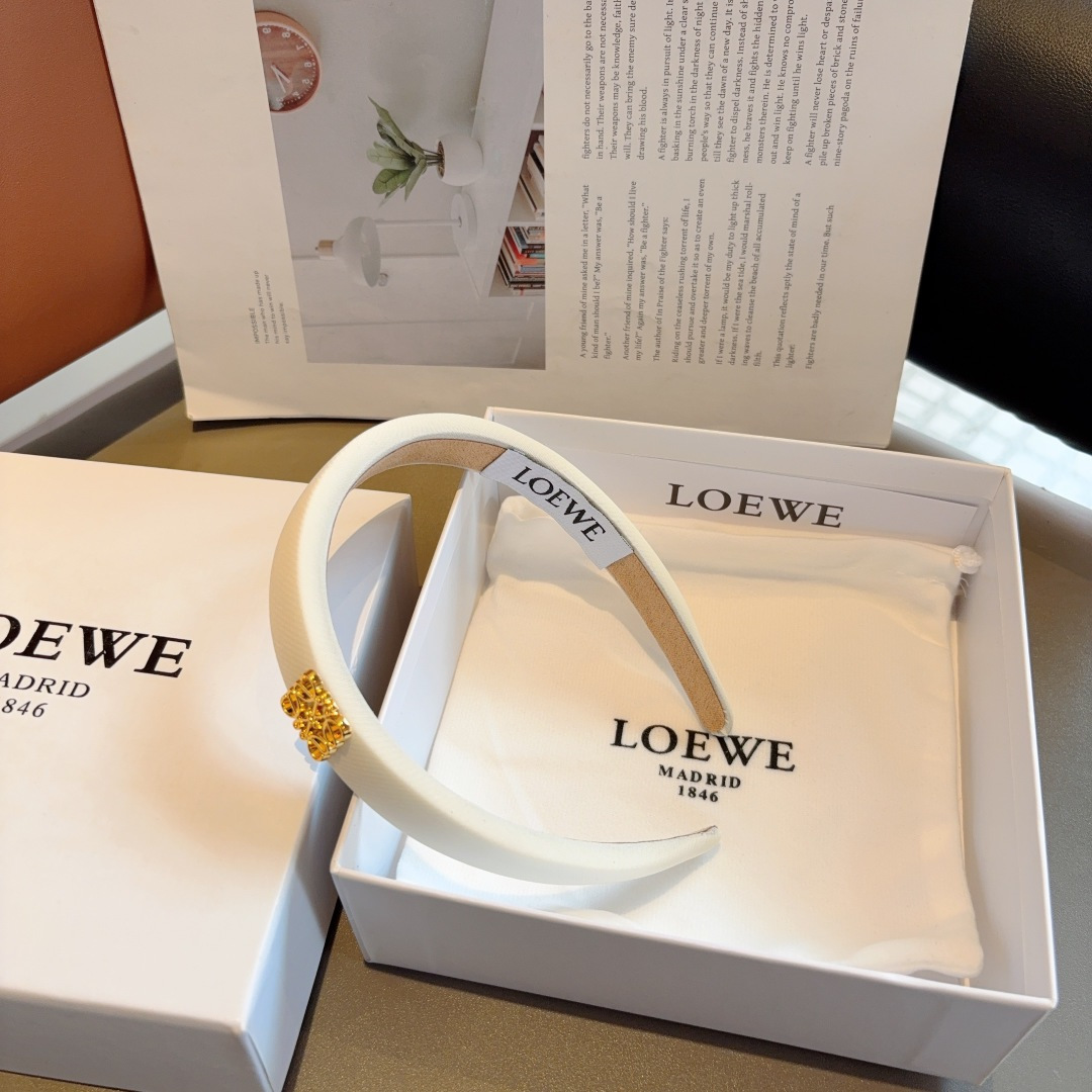 LOEWE ロエベ ヘアバンド 本革 通勤 通学 全2色 - 画像 6