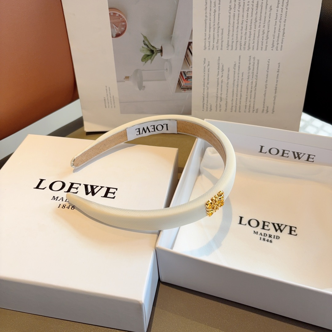 LOEWE ロエベ ヘアバンド 本革 通勤 通学 全2色 - 画像 8