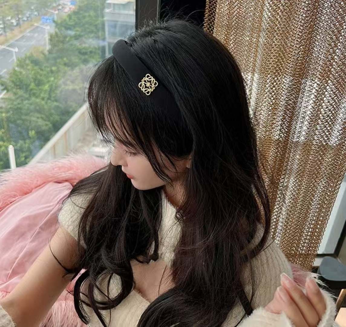 LOEWE ロエベ ヘアバンド シルク ファッション ブランド 2色展開