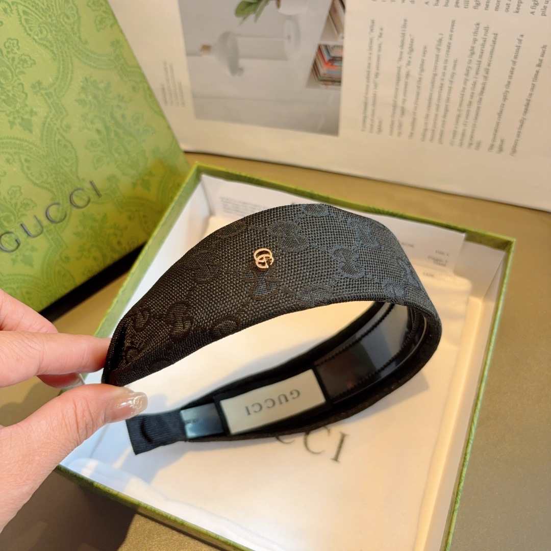 GUCCI グッチ ヘアアクセサリー 本革 ブランド アクセサリー 全2色 - 画像 8