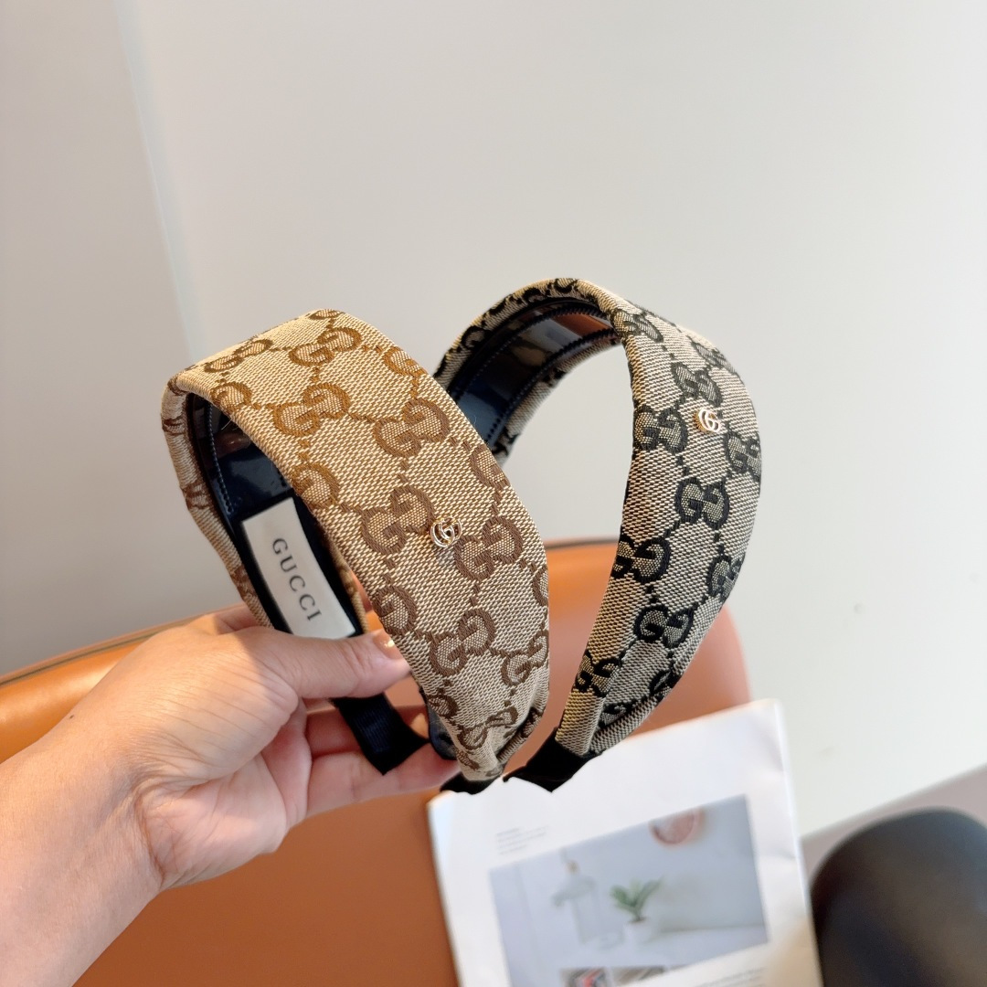 GUCCI グッチ ヘアバンド 本革 通勤 通学 全2色