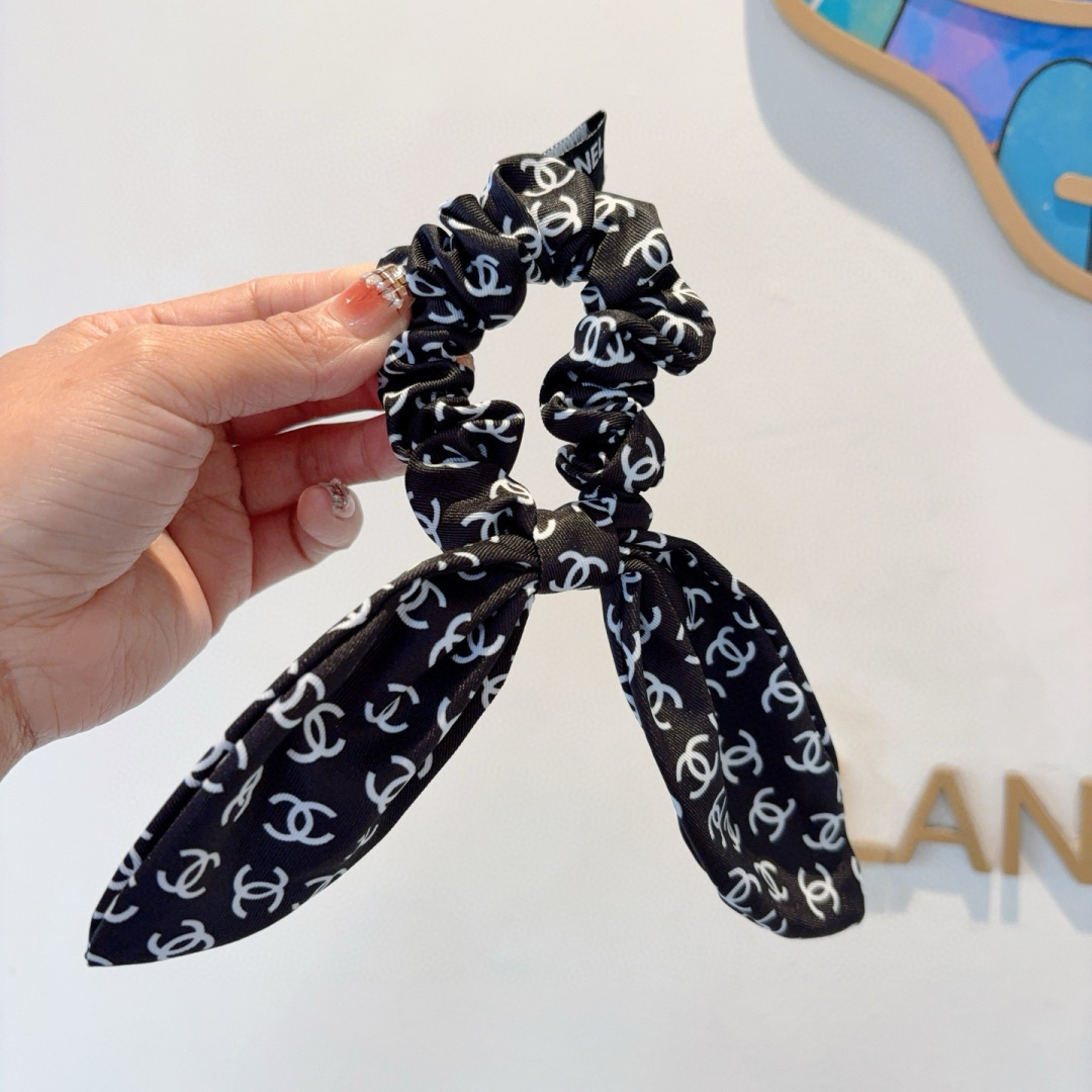 CHANEL シャネル ヘアバンド ロング リボン 本革 ブラック ホワイト 全2色