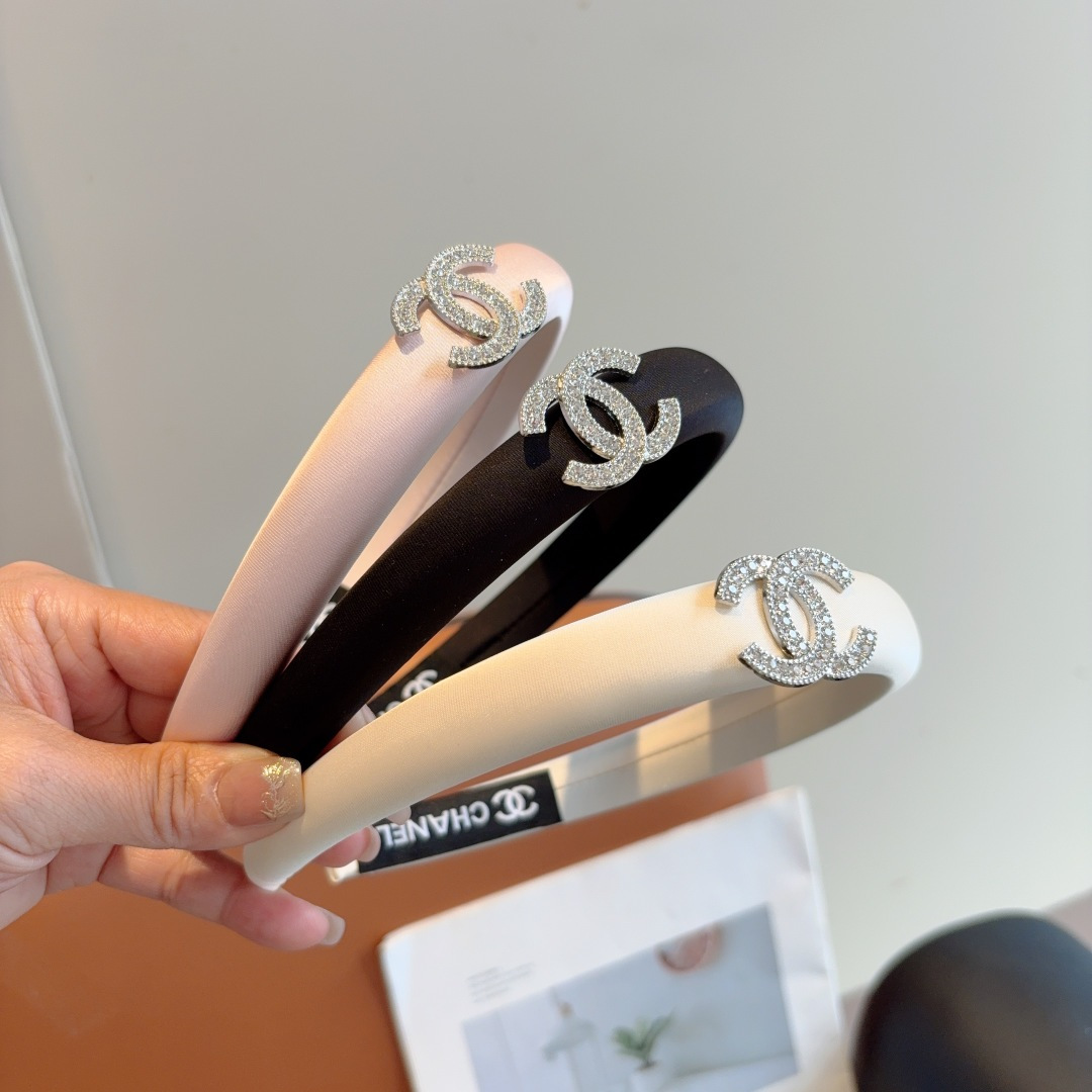 CHANEL シャネル ヘアバンド 本革 ブランド シルク 全3色