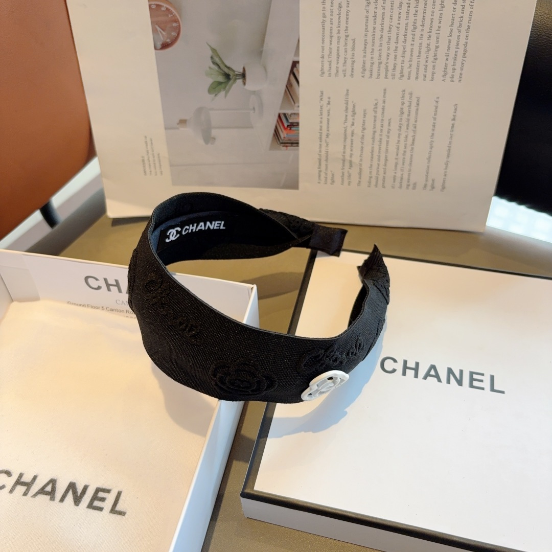 CHANEL シャネル ヘアバンド 本革 ローズ刺繍 全2色 - 画像 7