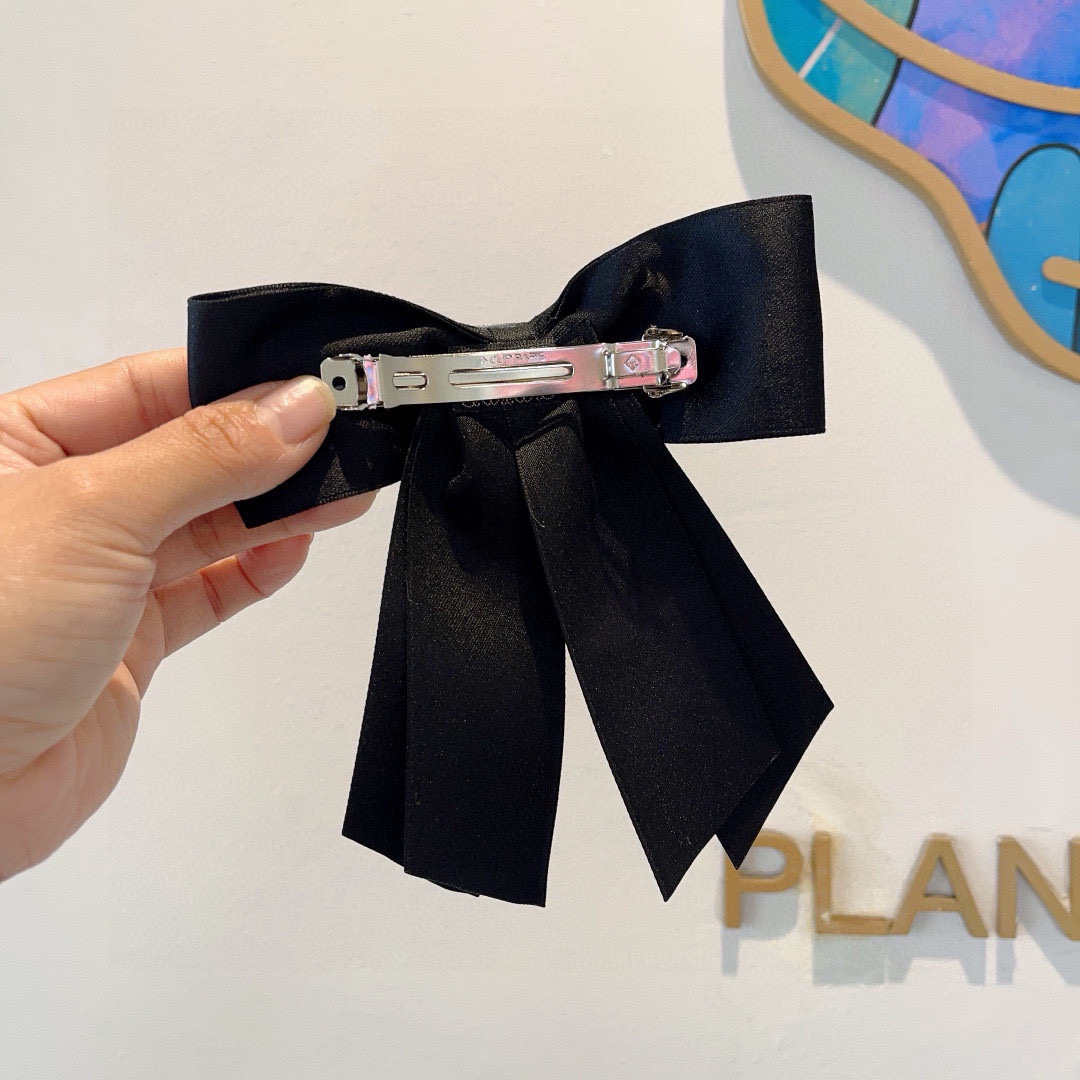 PRADA プラダ ヘアクリップ 本革 ブラック - 画像 5