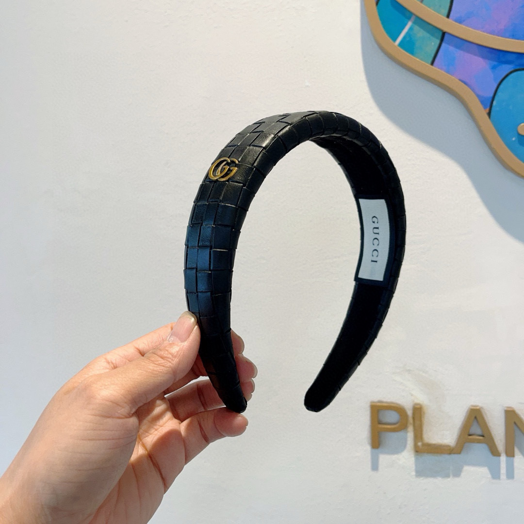 GUCCI グッチ ヘアアクセサリー 本革 ブラック レッド 全2色
