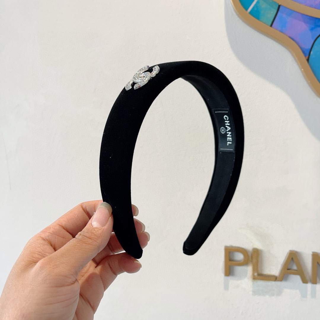 CHANEL シャネル ヘアバンド 本革 ブラック 全2色