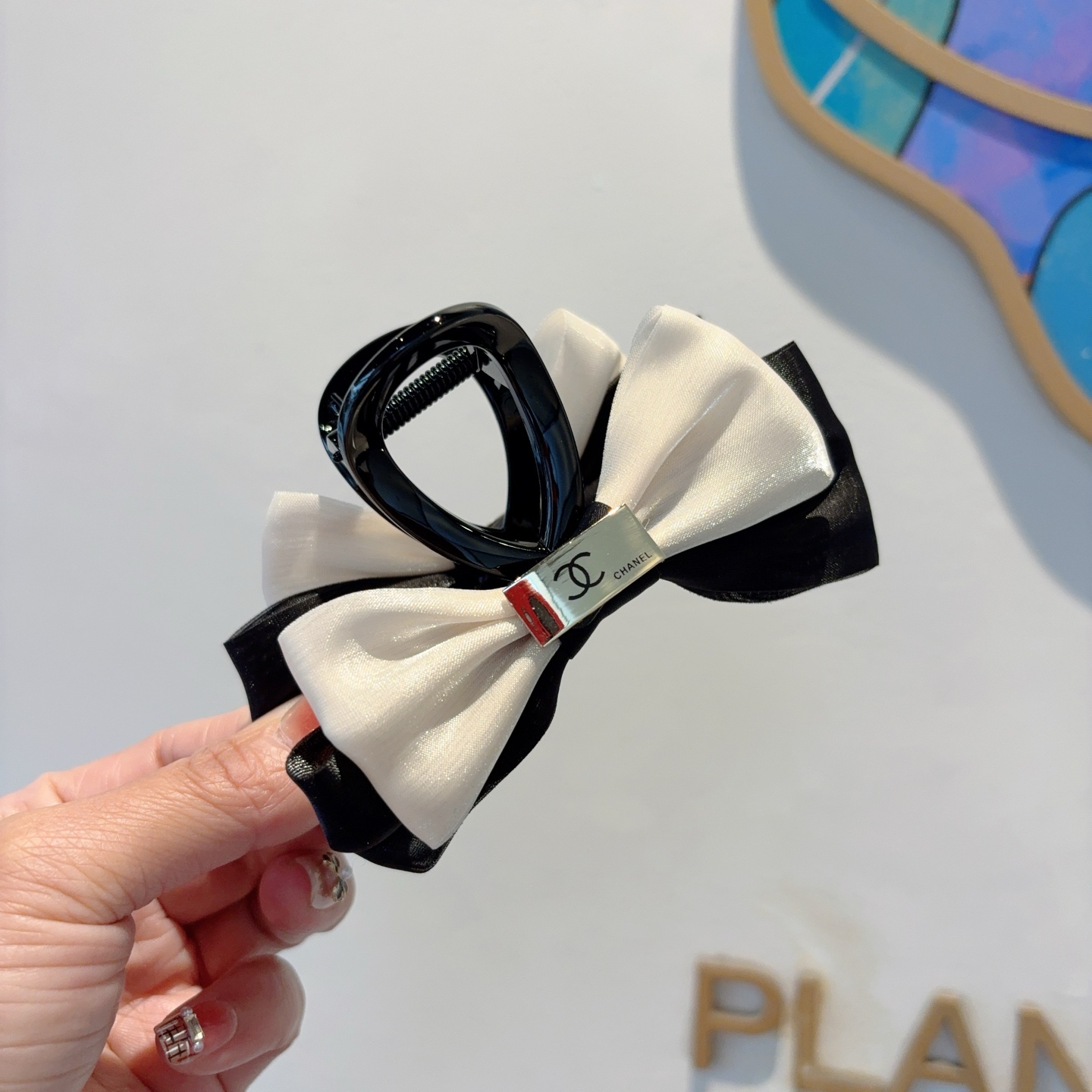 CHANEL シャネル ヘアクリップ フラットヘアクリップ ブラック ホワイト ファッション アクセサリー