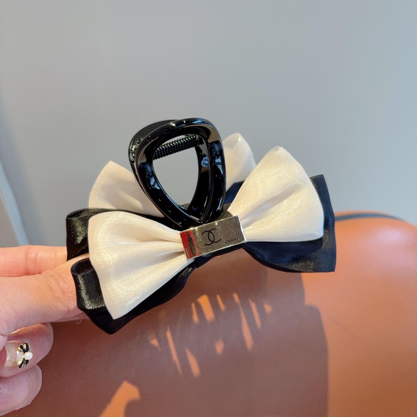 CHANEL シャネル ヘアクリップ フラットヘアクリップ ブラック ホワイト ファッション アクセサリー - 画像 5