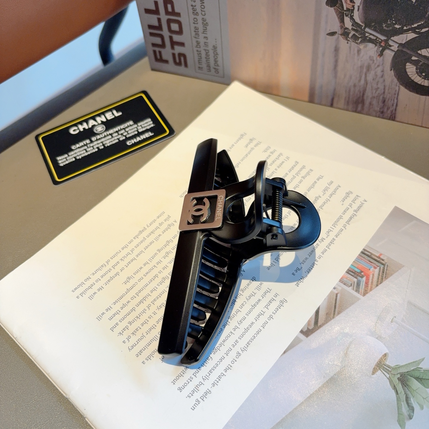 CHANEL シャネル ヘアクリップ 本革 ブラック レディース 60mm 全2色 - 画像 8