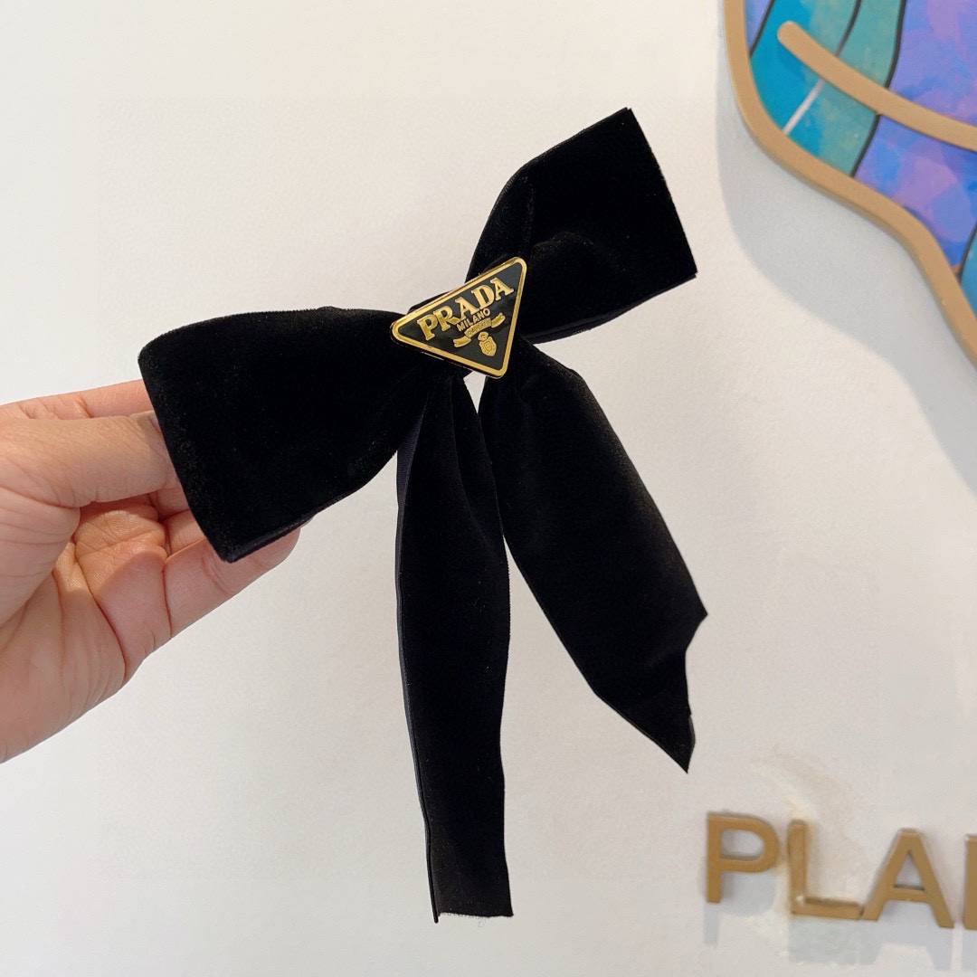 PRADA プラダ ヘアアクセサリー 本革 フラットヘアクリップ ブラック - 画像 4