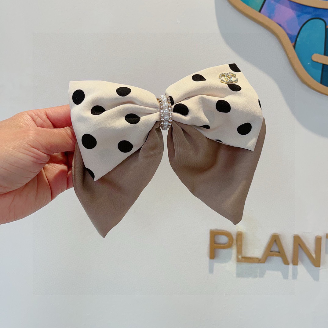 CHANEL シャネル ボリュームヘアクリップ ボールドポルカドット パール ブラック ホワイト グレー 全3色