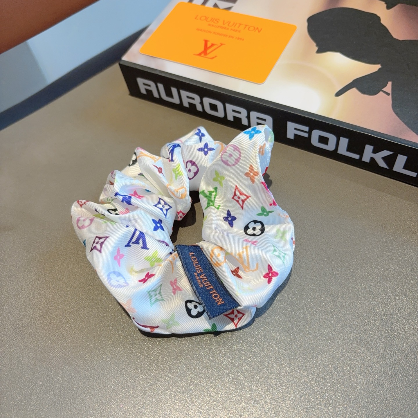 LOUIS VUITTON ルイ・ヴィトン ヘアゴム 本革 多色展開 - 画像 5