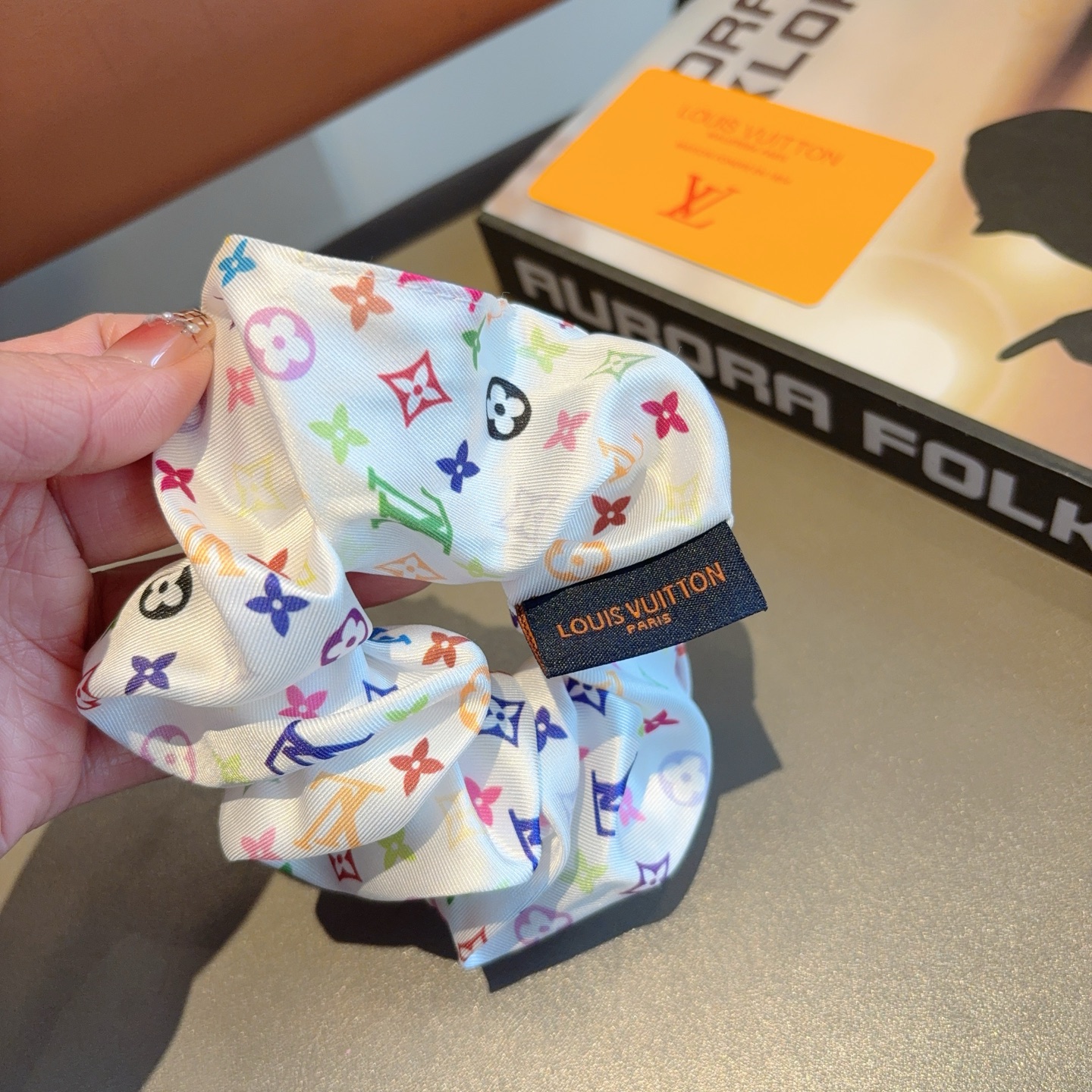 LOUIS VUITTON ルイ・ヴィトン ヘアゴム 本革 多色展開 - 画像 7