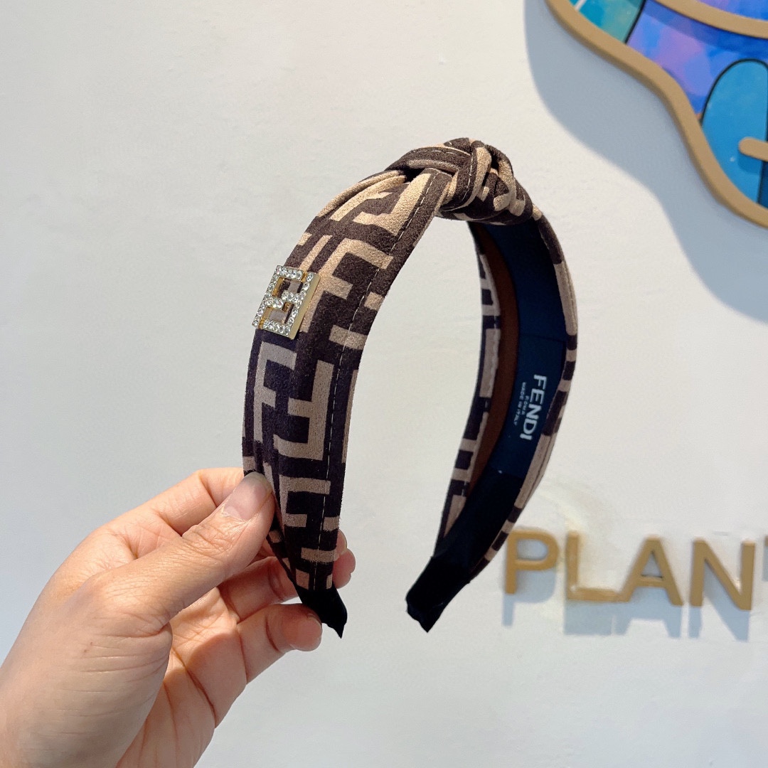 FENDI フェンディ ファンデットヘアバンド フェンディ ブラック 1枚