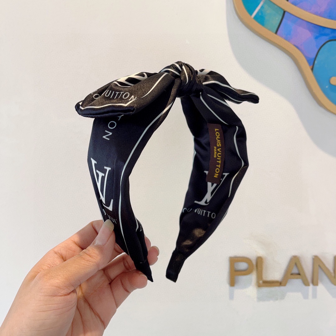 LOUIS VUITTON ルイヴィトン ヘアバンド ロゴ バンド シルク ブラック 全2色