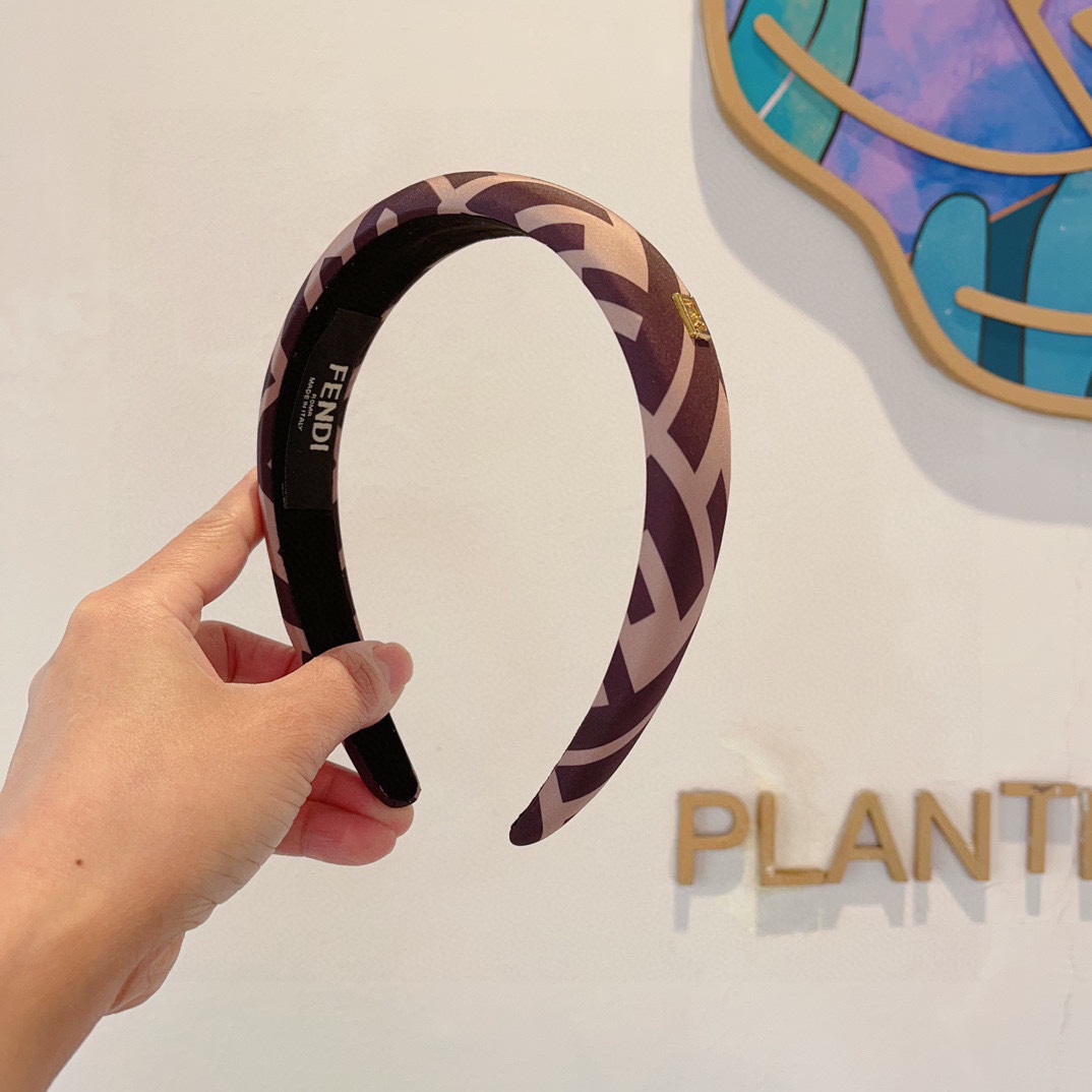 FENDI フェンディ ヘアアクセサリー ファッションヘアバンド ブラック 全1色