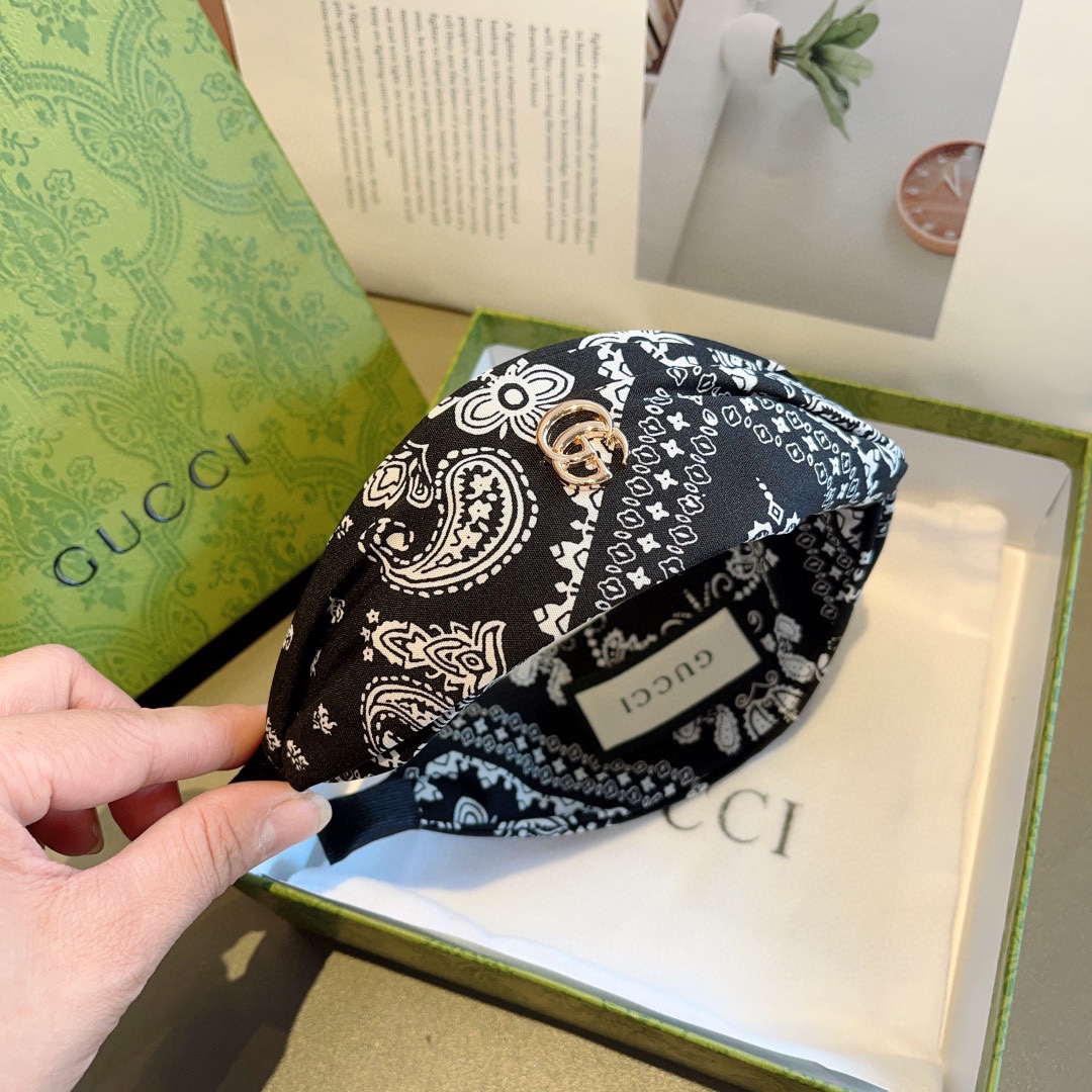 GUCCI グッチ ヘアバンド バンダナ柄 本革 ブラック・ホワイト - 画像 6