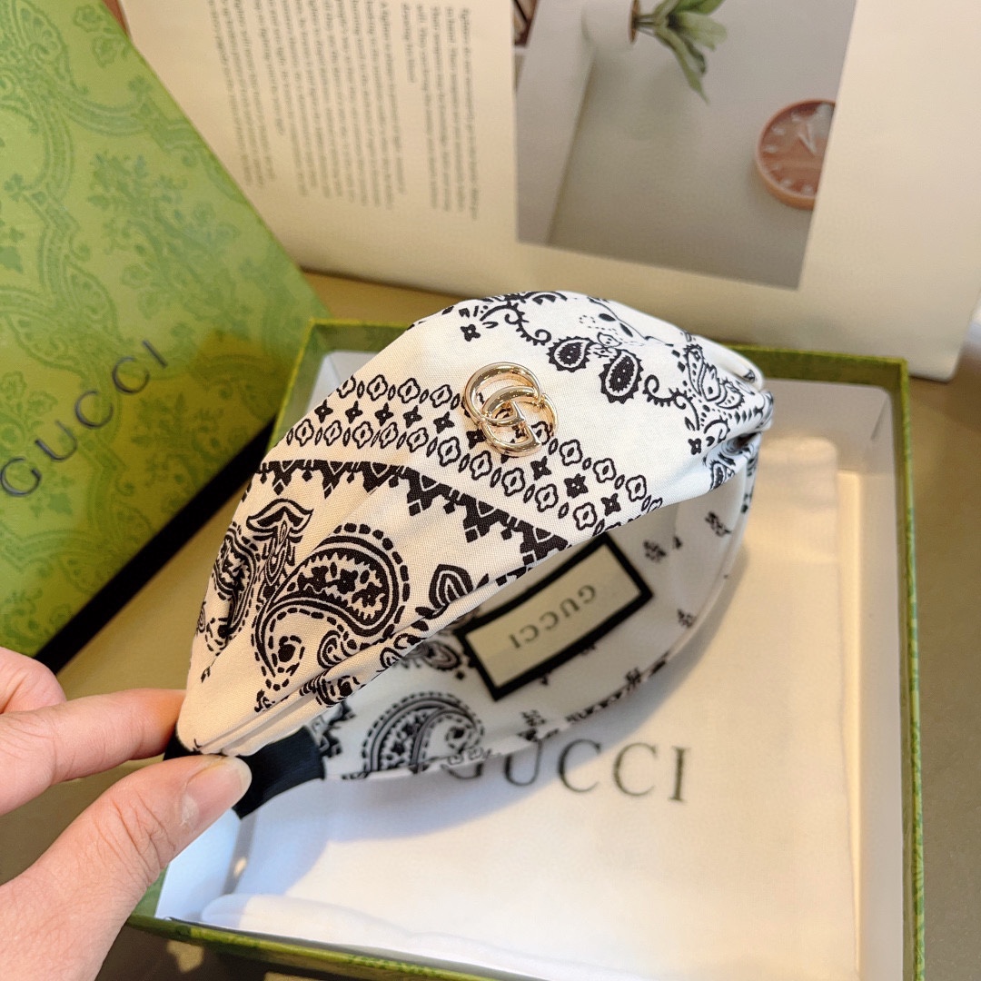 GUCCI グッチ ヘアアクセサリー バンダナ柄 ファッション ブランド ブラック ホワイト 全2色 - 画像 6