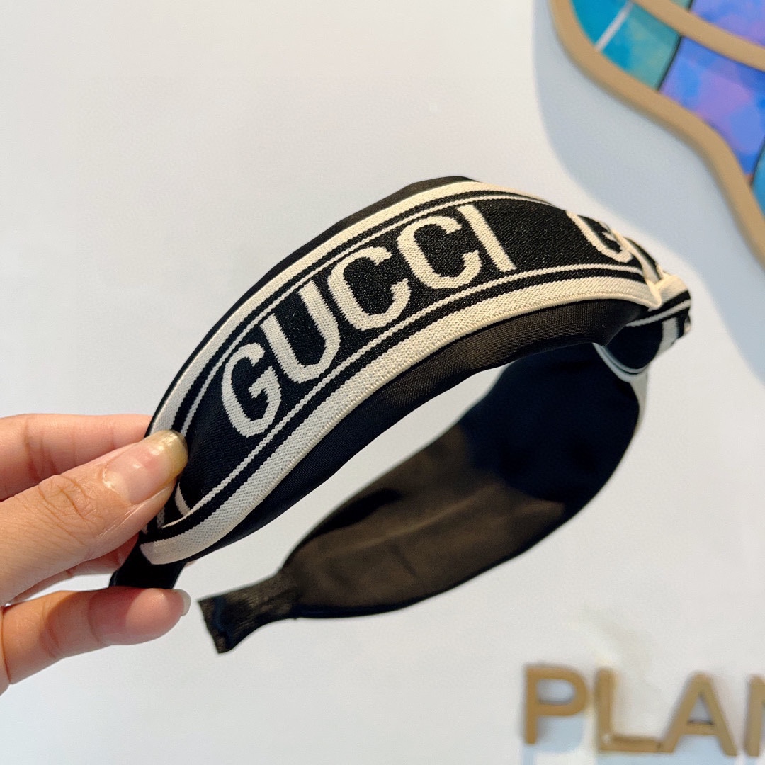 GUCCI グッチ ヘアバンド ロゴ ブランド ブラック 全1色 - 画像 3
