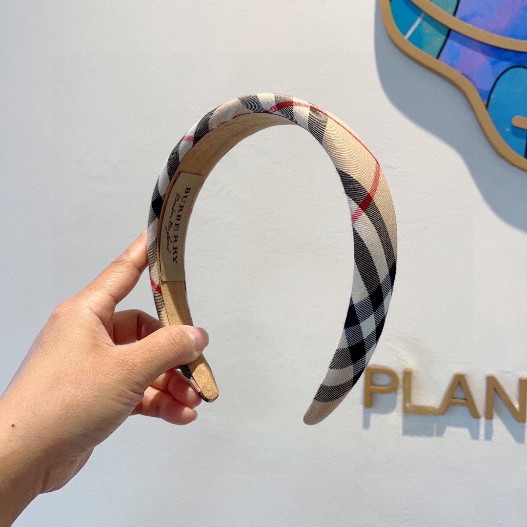 BURBERRY バーバリー ヘアバンド シルク ブラック ホワイト レッド ブラック系のチェック柄 全3色 - 画像 2