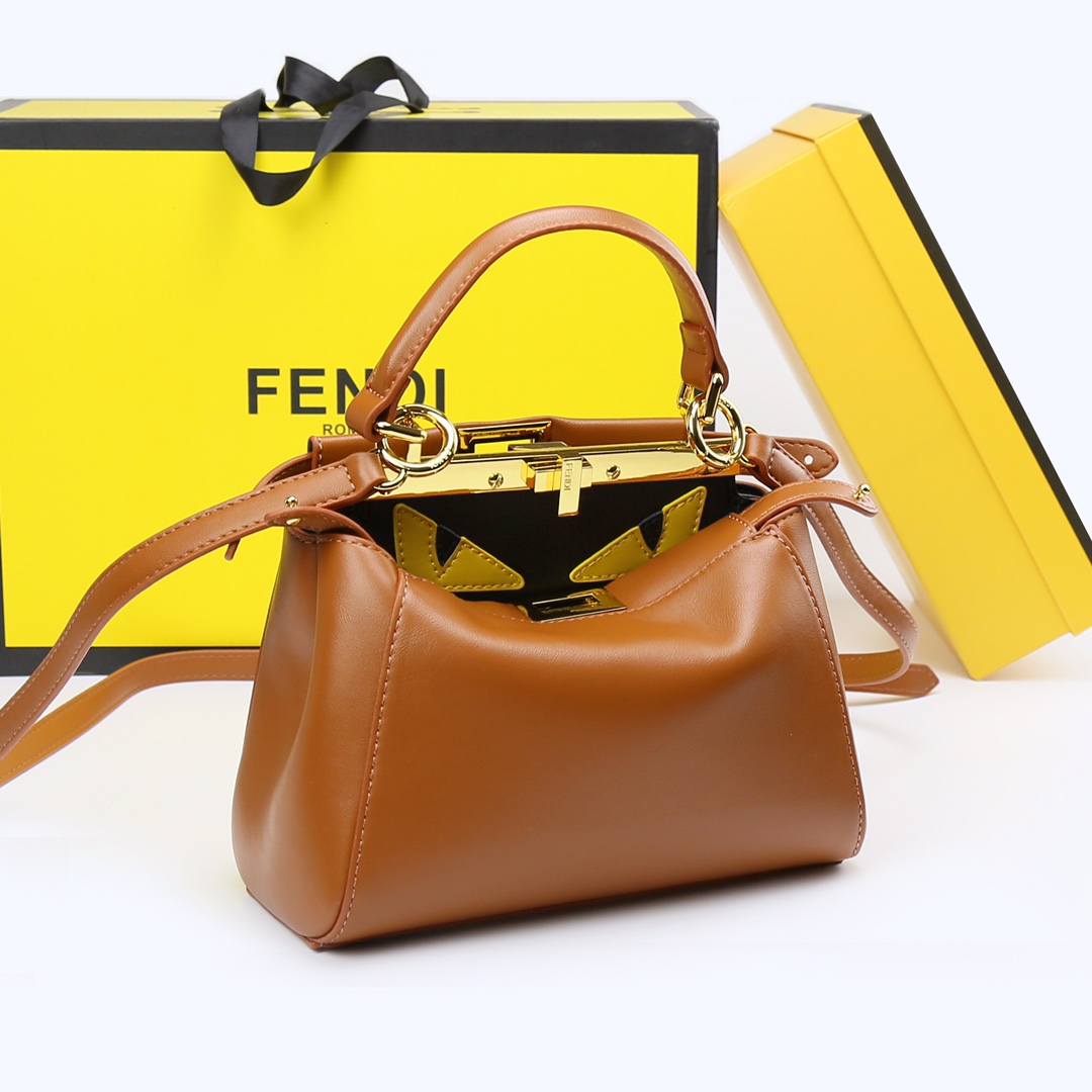 フェンディ　FENDI　モンスター　ピーカブー　2way　ショルダー バッグ　ハンドバッグ　Monster Peekaboo Bag 　斜め掛け　4色