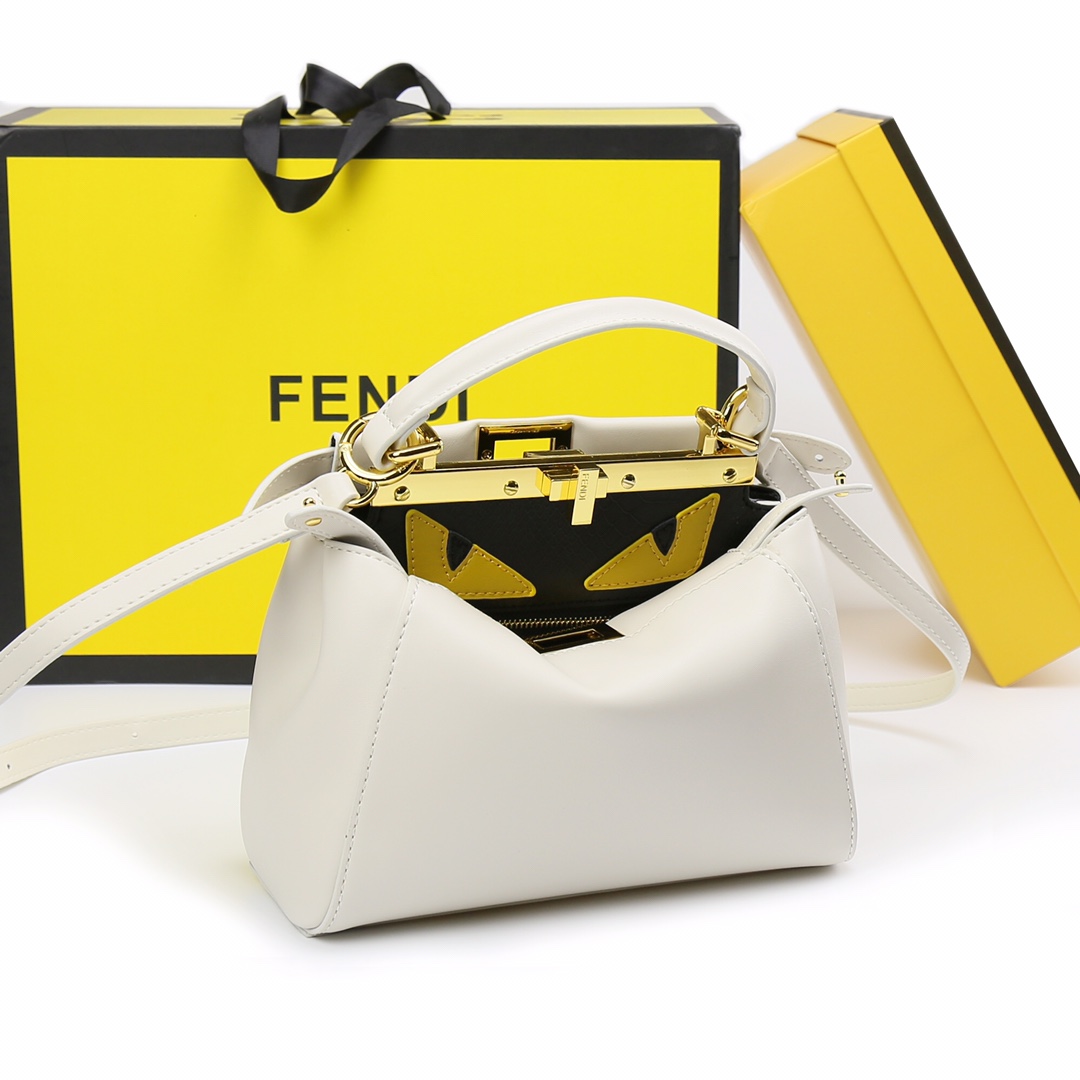 フェンディ　FENDI　モンスター　ピーカブー　2way　ショルダー バッグ　ハンドバッグ　Monster Peekaboo Bag 　斜め掛け　4色