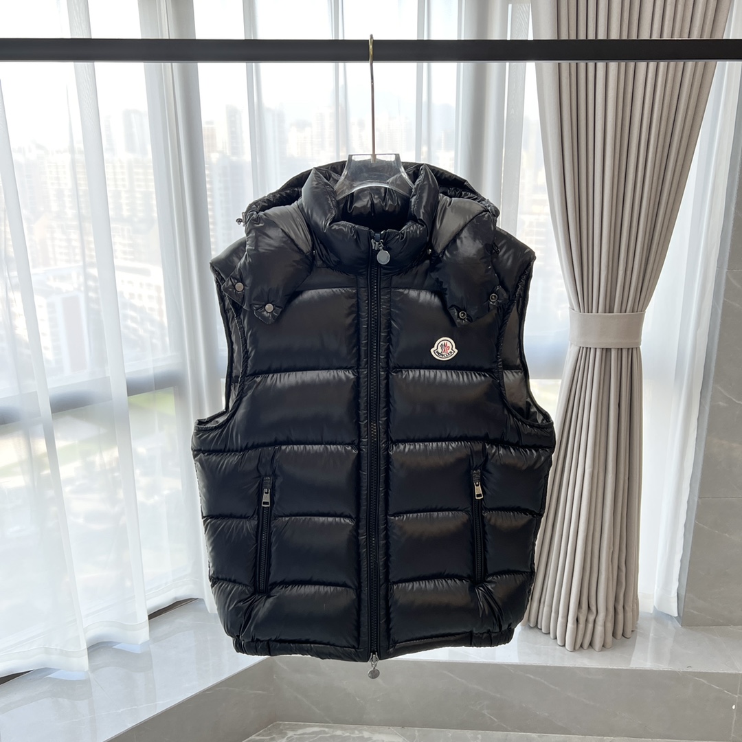 大人気　絶対欲しいMONCLER (モンクレール)　フルジップ　ダウンベスト　光沢ナイロン　フード着脱　Bormes　3色