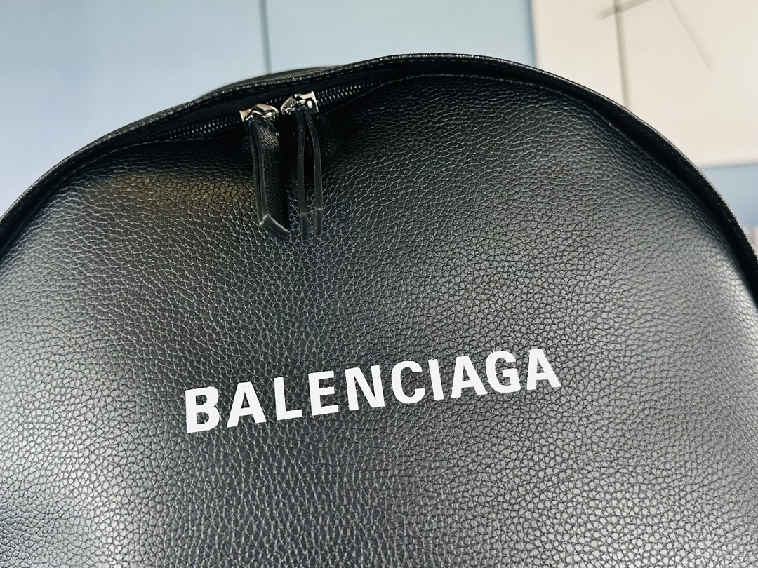 バレンシアガ　BALENCIAGA　バックパック　レディースバッグ　リュックサック　エブリデイ バックパック　メンズ　男女兼用　2種類