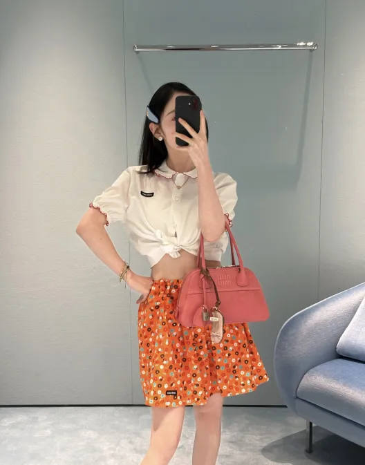 Miu Miu ミュウミュウ スカート 女性 春夏 デザイン トレンド フラワー柄 オレンジ