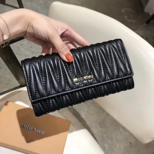 MIU MIU ミウミウ 長財布 ティアラ型 縦長財布 黒