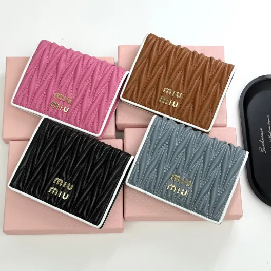 MIU MIU ミウミウ カードケース ミニ財布 ファイブカーブ 4色展開