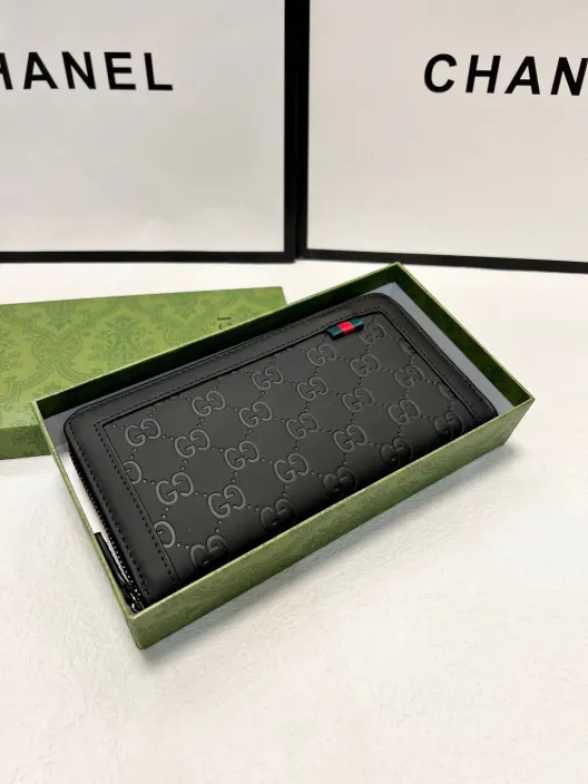 GUCCI グッチ 長財布 ラウンドファスナー 黒 本革仕様