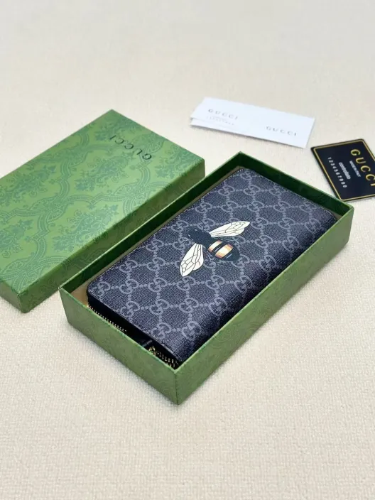GUCCI グッチ 蜂 ロングジップ財布 ブラック 本革仕様 21x11cm