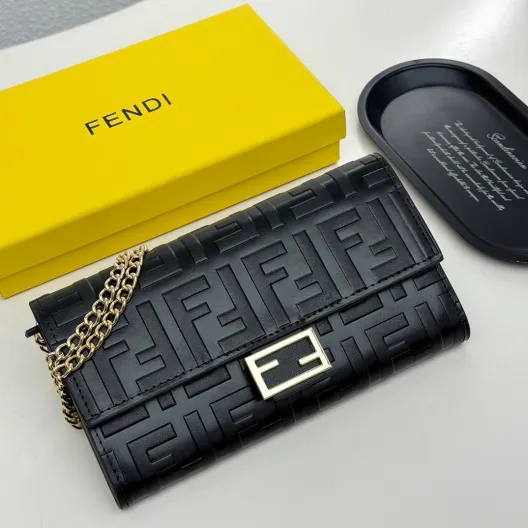 Fendi フェンディ コピー ミニバッグ ショルダーバッグ ロゴ柄 黒色