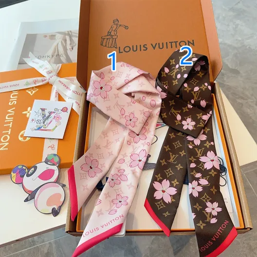 LOUIS VUITTON　ルイヴィトン　バンドー　村上隆コラボ　スカーフ　LV × TM　バンドーさくらシリーズ　モノグラム　ヘアアクセサリー　バックチャーム